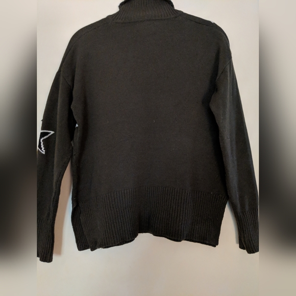 Edgy timeless star turtleneck small - Picture 8 of 9